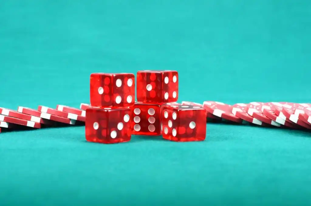 Feature cards showing 110 bd mobile navigation and privacy tools